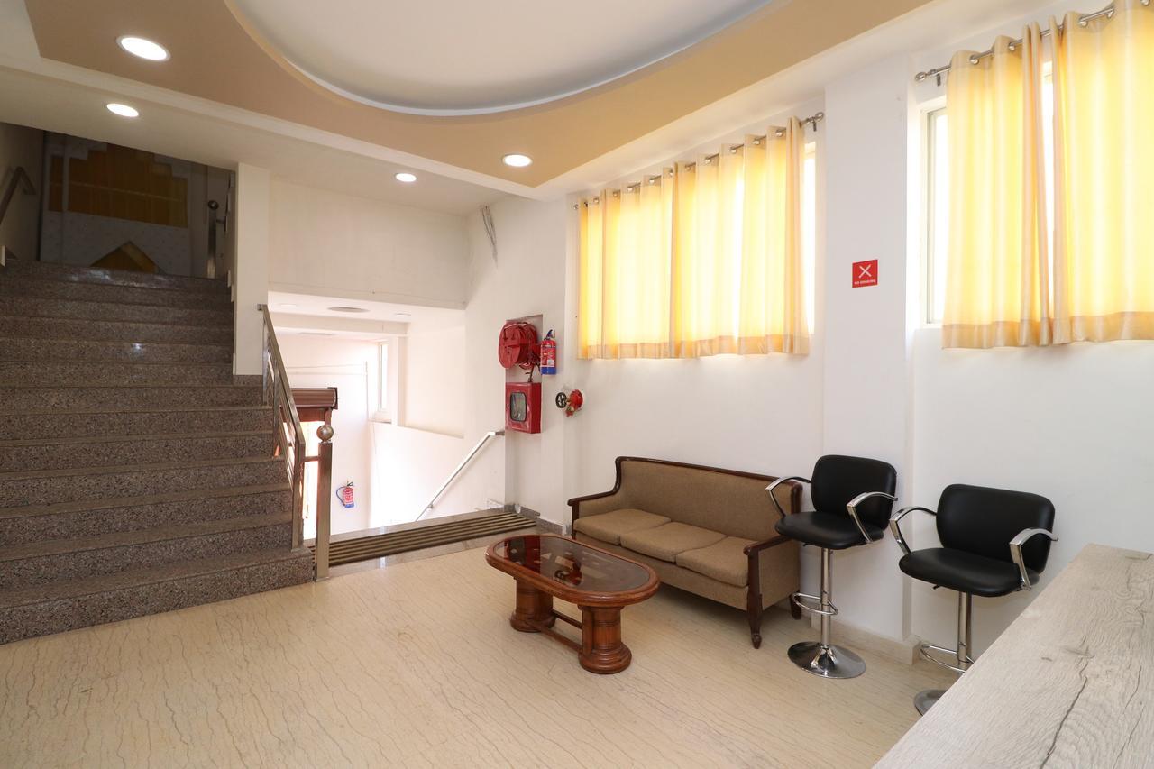 Oyo 13406 Hotel Golden Leaf 바레일리 외부 사진