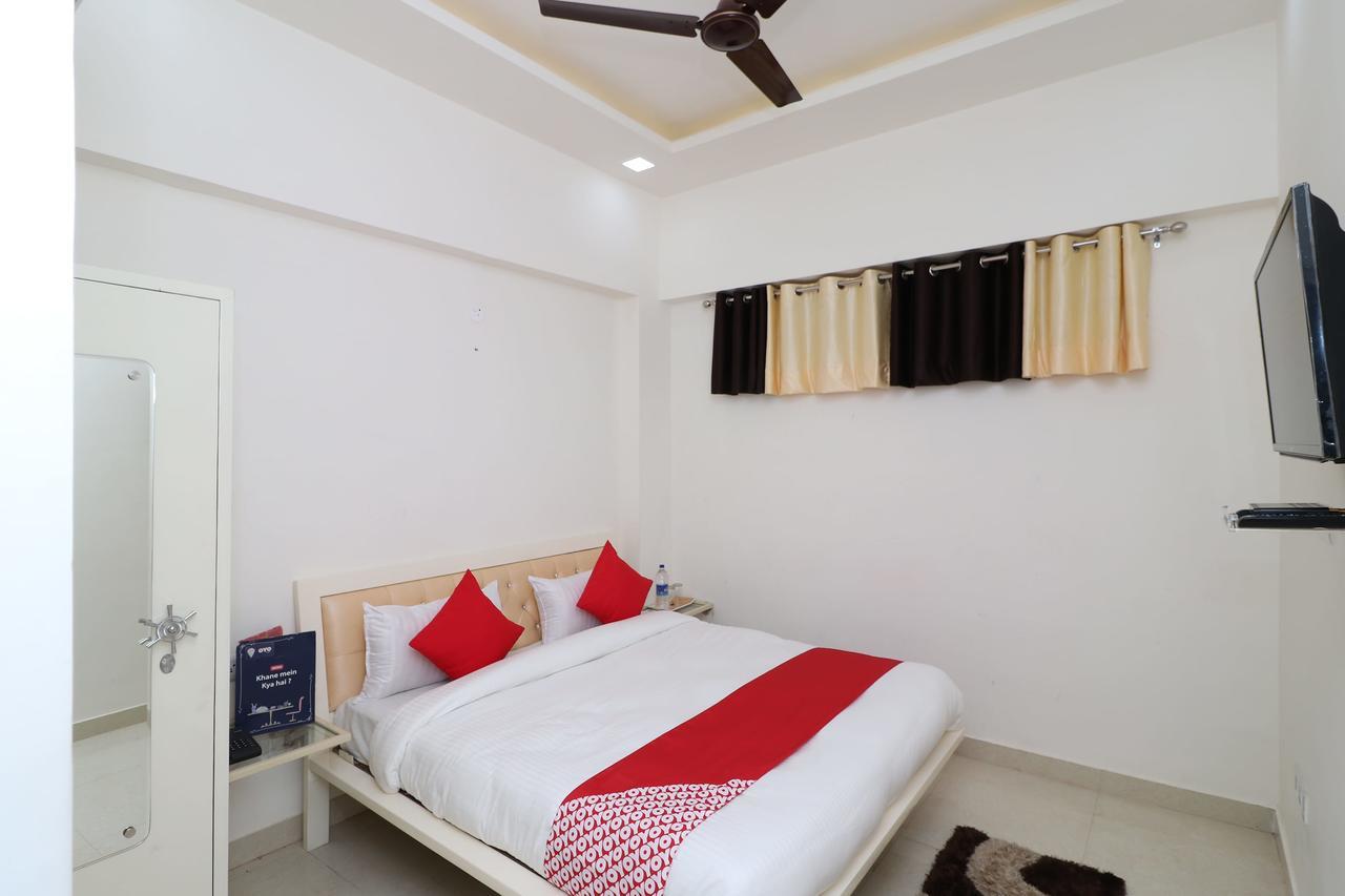 Oyo 13406 Hotel Golden Leaf 바레일리 외부 사진