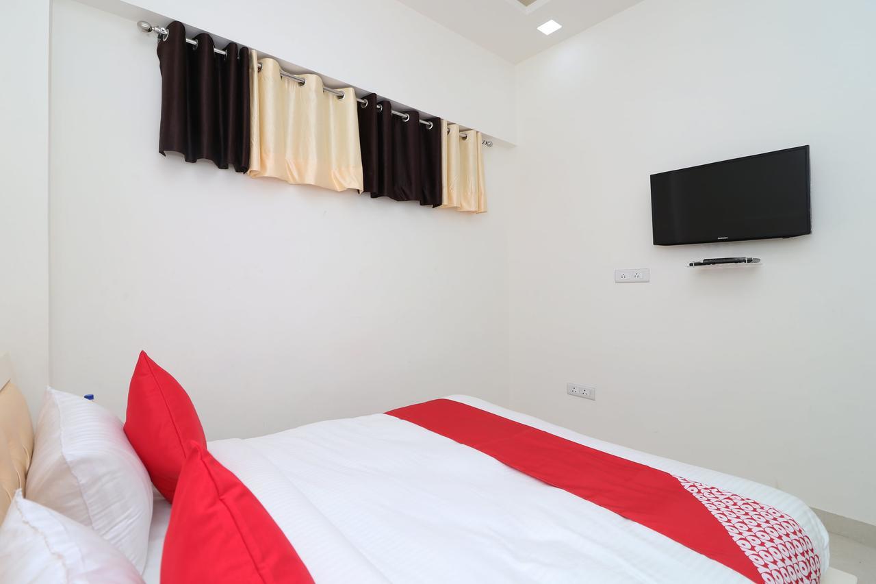 Oyo 13406 Hotel Golden Leaf 바레일리 외부 사진