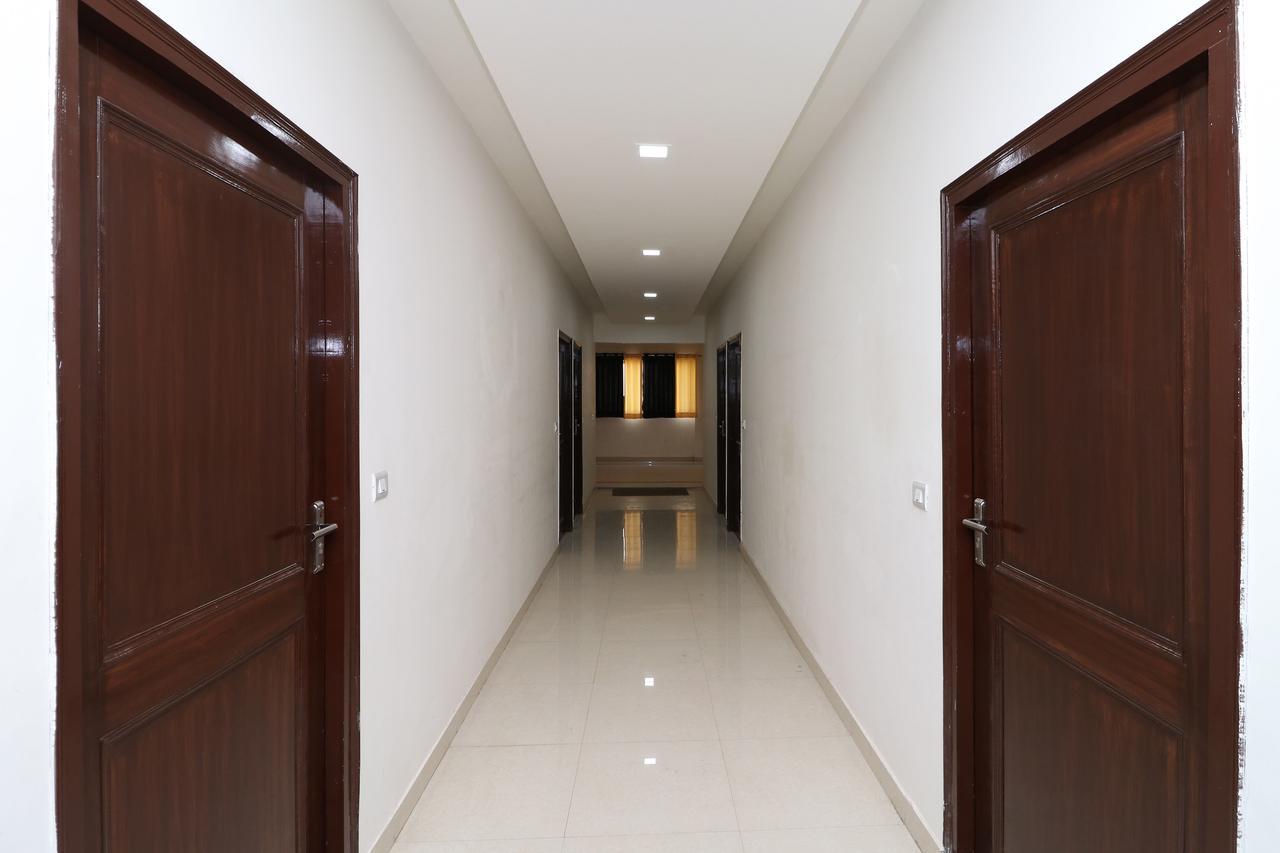 Oyo 13406 Hotel Golden Leaf 바레일리 외부 사진
